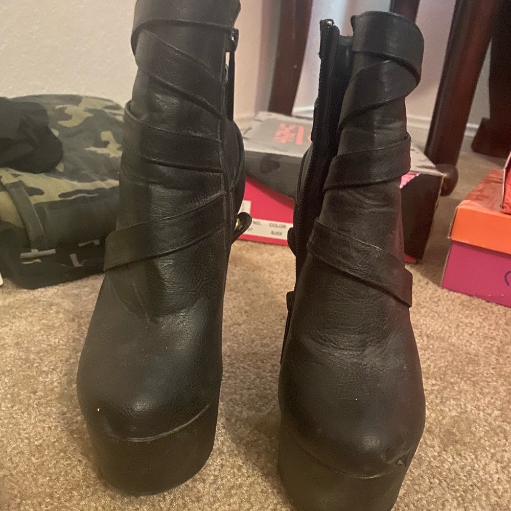 Ankle booties